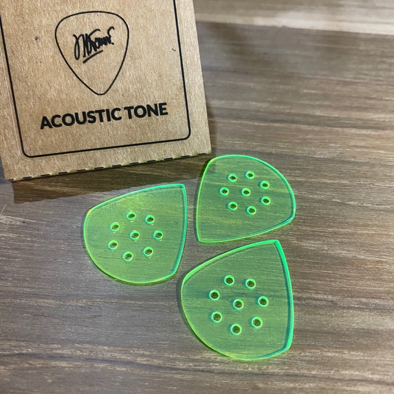 ปิ๊กกีตาร์โปร่ง Neon Thin Acoustic Tone สีเขียวสะท้อนแสง หนา 1  มิล (3 ชิ้น)