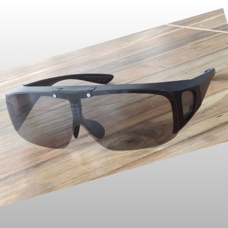 แว่นตา แว่นครอบ รุ่นปรับแสงAUTO(เปลี่ยนสีเล็กน้อย) แว่นครอบแว่นสายตา แว่นกันแดดครอบ