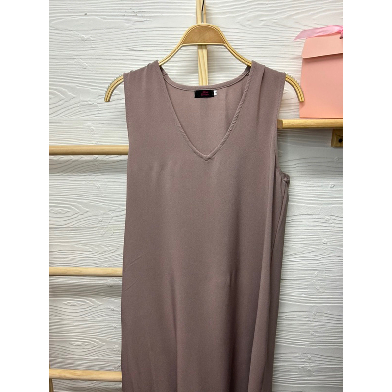 เดรสแขนกุดทรงเอ ใส่เป็นเอี๊ยมได้ Dress by Hijab Galeria