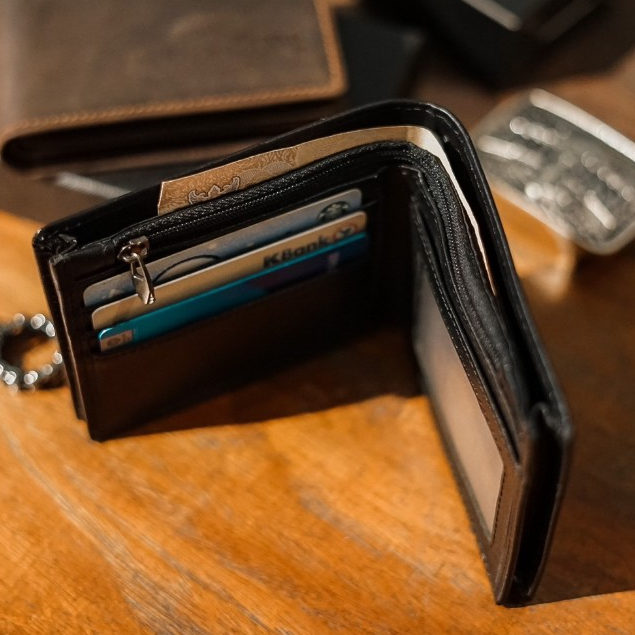 กระเป๋าสตางค์ กระเป๋าสตางค์หนังแท้ Tallin Wallet