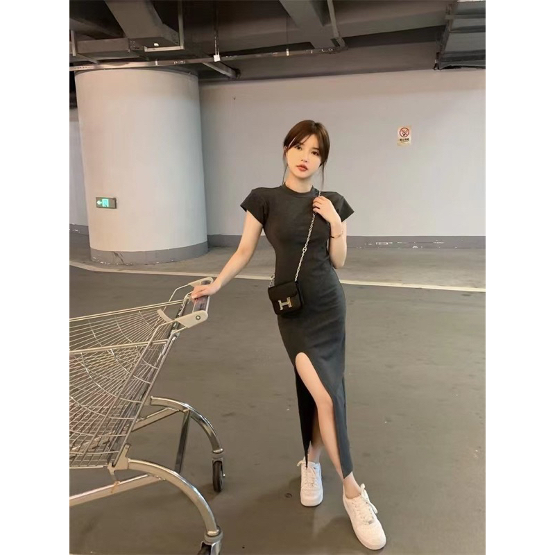1LDK พร้อมส่ง ชุดเดรส เเรสยาว แขนสั้นคอกลม รัดรูปเข้ารูป ผ่าปลาย ผ้านิ่มใส่สบาย(03035)