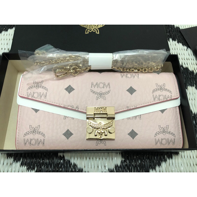 MCM Patricia Crossbody Wallet in Visetos สี powder pink