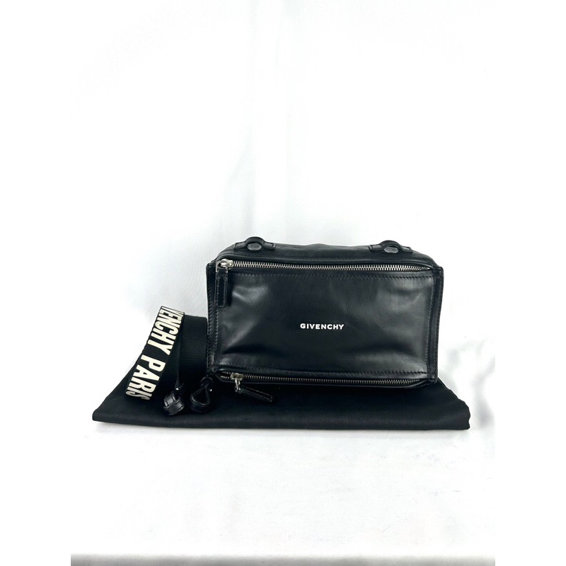 Givenchy Pandora strap crossbody bag 👜