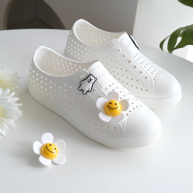 รองเท้าหุ้มส้น CRUZY ใส่สบาย