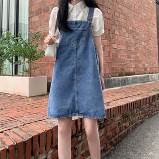 สินค้าใหม่ มินิเดรสเอี๊ยมยีนส์ ปรับสายได้ กระเป๋าหน้า