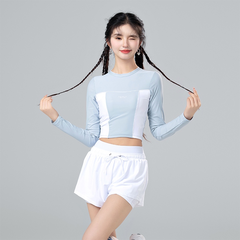 ชุดว่ายน้ำผู้หญิง เซต2ชิ้น แต่งลายสวยๆ เสื้อแขนยาว กางเกงขาสั้น รุ่น 31019