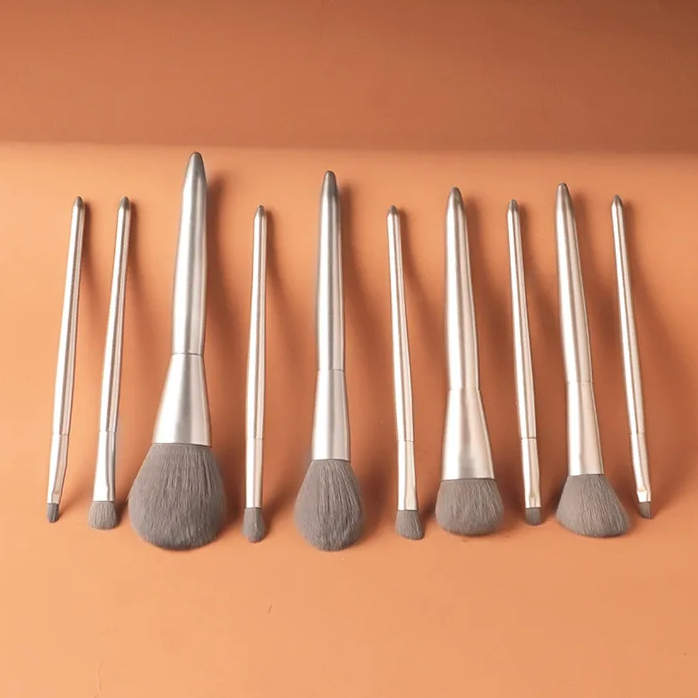 เซตแปรงแต่งหน้า Cangzhou Make Brush Set เซต10ชิ้น ด้ามไม้สีเงิน งานพรีเมี่ยม
