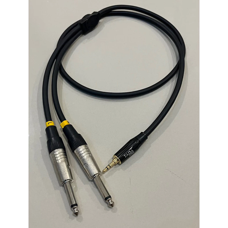 สายaux3.5-แจ๊คTRโมโนL/RทำจากสายชีลสเตอริโอของDynacomหล่อพลาสติกช่วงYจากโรงงานหัว3.5ของTADAหัวTRโมโนของmitsumi
