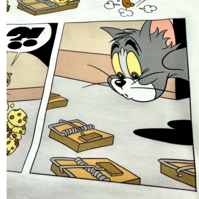 เสื้อยืดคอฟิต รุ่น Tom & Jerry สีเฟดขาว/สีขาว สไตล์วินเทจ #DTG