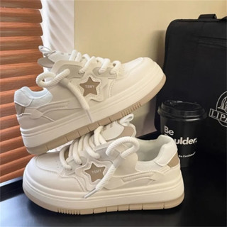 มาใหม่ รองเท้าผ้าใบ แฟชั่นผู้หญิง รองเท้าสีขาว ins การออกแบบ…