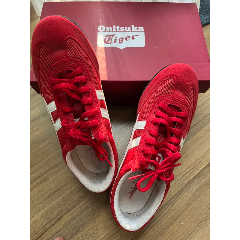 Onitsuka Tiger รุ่น Machu Racer Red/White แดง/ขาว ขนาด 23 CM, US 4.5, EUR 37 ของแท้ 100% มือสอง เหมื