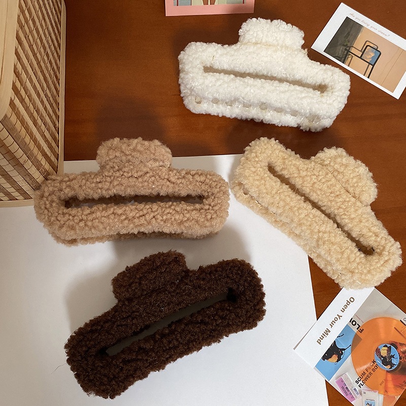 Wool Clip กิ๊บหนีบผมผ้าวูลขนฟู ขนาดใหญ่ 14cm. เก็บผมได้เยอะ หนีบแน่น ใหญ่สะใจ กิ๊บติดผม กิ๊บผม กิ๊บเกาหลี