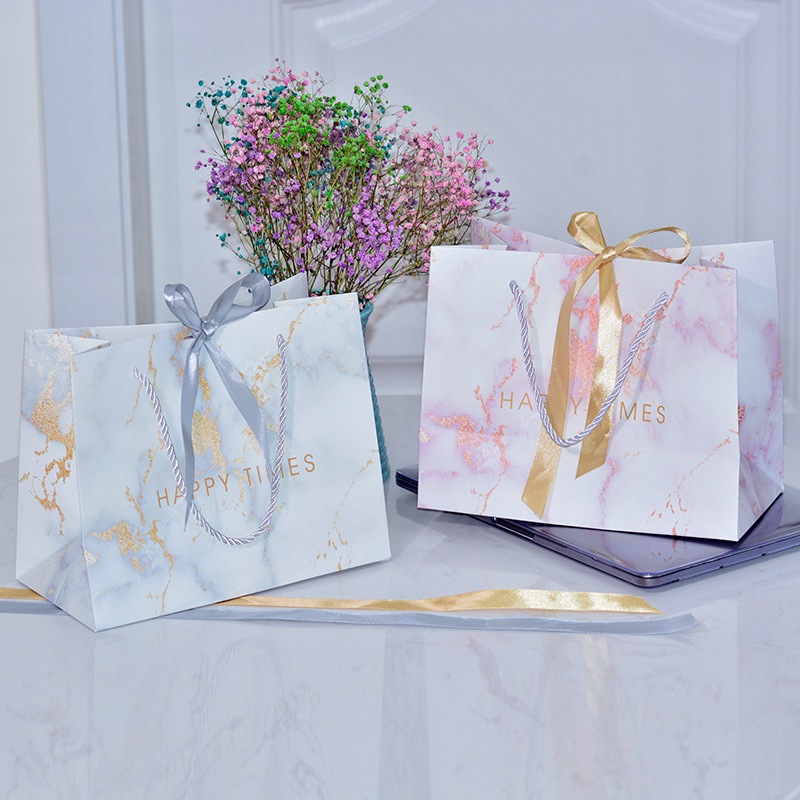 พร้อมส่ง ร้านไทย มี10ลาย ถุงกระดาษ พรีเมี่ยม หนา ลาย3มิติ 3D หูหิ้วเชือกสามเส้น+ริบบิ้น2เส้น ถุงของขวัญ ถุงใส่ของชำร่วย