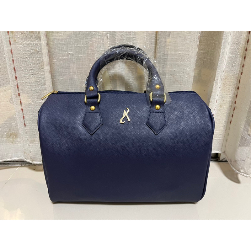 กระเป๋า Artistry by Amway สีน้ำเงิน ของใหม่!!! พร้อมส่ง