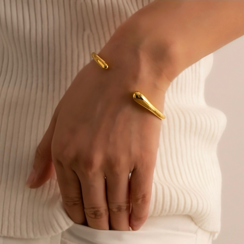 Meraki. Lillian Bracelet (stainless steel) gold/silver กำไลข้อมือสแตนเลส Nickel free, Waterproof