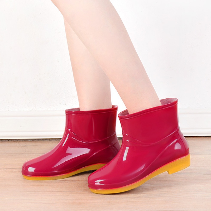 Fshoesรองเท้าบูทแฟชั่น เข้าใหม่แบบสดๆร้อนๆ รุ่นนี้มีถึง 5 สีให้เลือกด้วยกัน ข้อสั้น ทรงสวย ใส่สบาย วัสดุที่ใช้มีคุณภาพมา