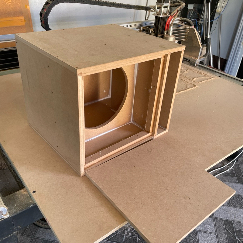 ตู้แบนพาส 10 นิ้ว ตู้สูตร งานดิบ อุดรูรั่วให้ ลูกค้านำไปหุ้มหนังได้เลย