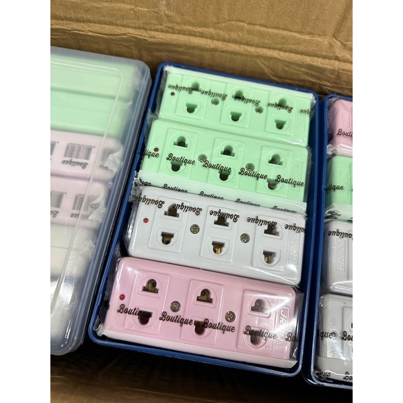 ปลั๊กรุ่นใหม่มีไฟแสดงสถานะ🔴 เต้ารับ 2ขา 3ช่อง ยี่ห้อ jrdo 📦ยกกล่อง 12 ชิ้น 📦 16a250v แถม กล่องpvc