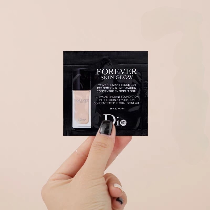 รองพื้นงานผิวโกลว์ ติดทน พร้อมบำรุงผิวให้ชุ่มชื้น FOREVER SKIN GLOW