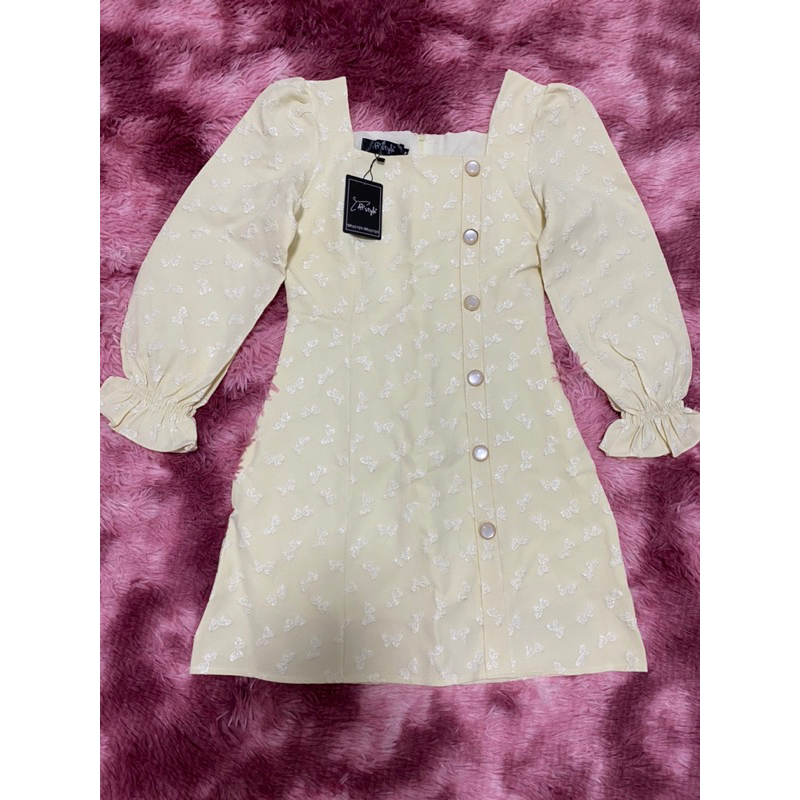 งานป้าย AP style สีครีม size m มือ 1