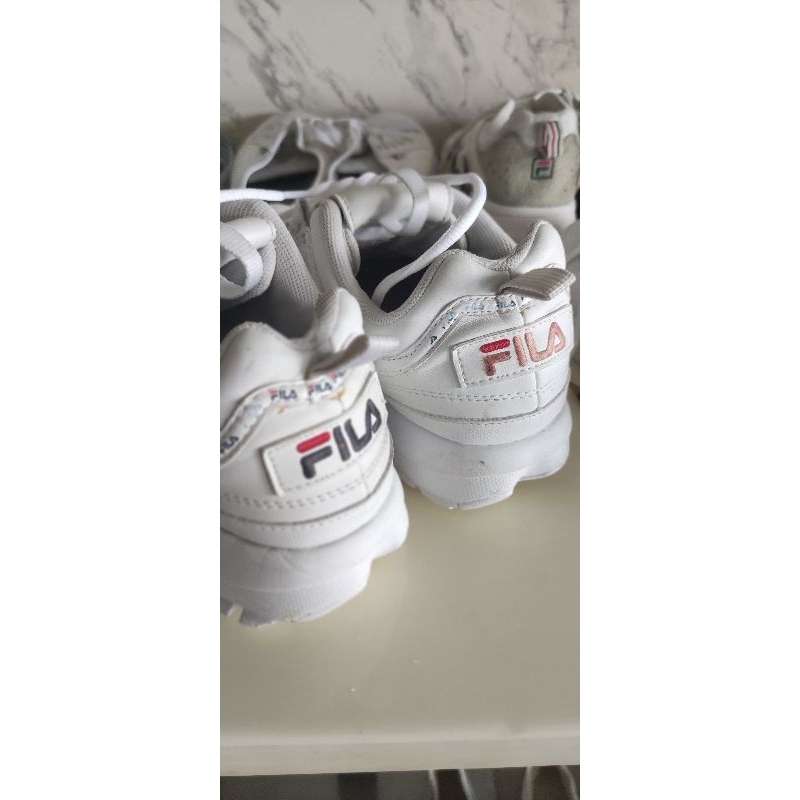 FILA รองเท้ากีฬามือสอง