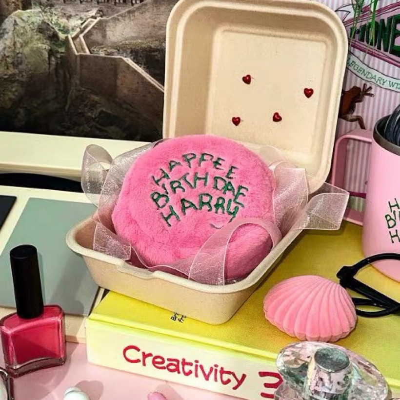 (พร้อมส่ง🎂) Korean mini plush cosmetic bag กระเป๋าเครื่องสำอางค์ ขนาดพกพา - รูปที่ 2