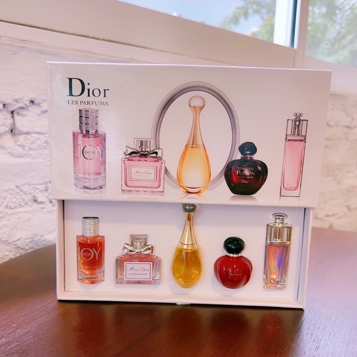 น้ำหอม Dior น้ำหอมเซ็ตดิออร์ 5 กลิ่น ชุดSetของขวัญ น้ำหอมผู้หญิง ดิออร์ขนาดพกพา สินค้าพร้อมส่ง