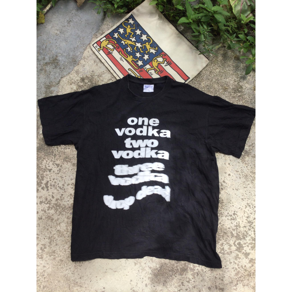 One Vodka Two Vodka Three Vodka Drop Dead...เสื้อยืดลายFunny Novelty สภาพดี