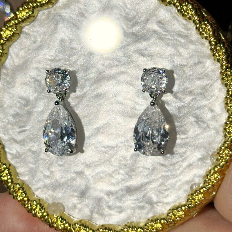 (ส่งจากไทย)(No box) ชุดเซ็ตสร้อยคอพร้อมต่างหู​สำหรับเจ้าสาว​สไตล์หรูเรียบ​ Minimal สร้อยแบบจี้หยดน้ำ​เพชร​ ​CZ เพชรกลมรอ - รูปที่ 5