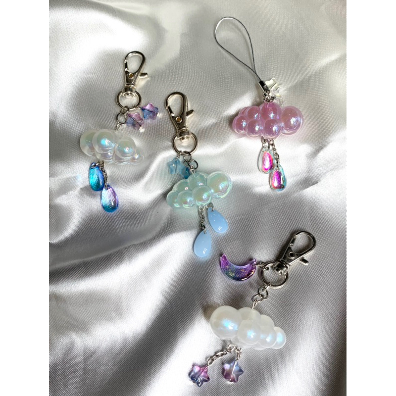 พวงกุญแจ/สายห้อยโทรศัพท์ก้อนเมฆเรืองแสง Handmade by Noomfuu