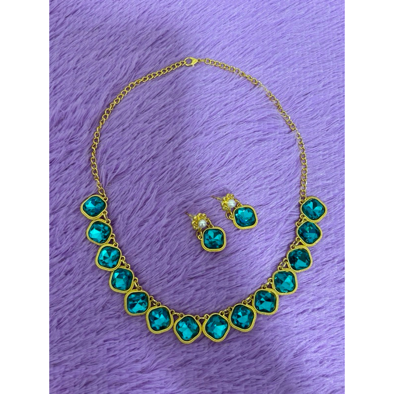 ชุดเครื่องประดับคริสตัล 2 ชิ้น ใน Set 2W สร้อยคอ พร้อมจี้สี่เหลี่ยม+ต่างหู