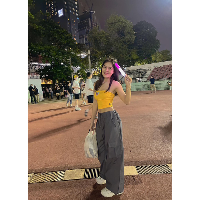 What she wear สีเทา  Freesize