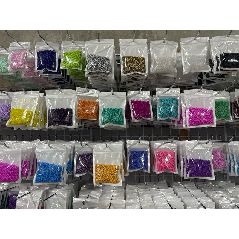 ลูกปัดเม็ดทรายนี่ห้อG ขนาด4มิล70กรัม20บาท