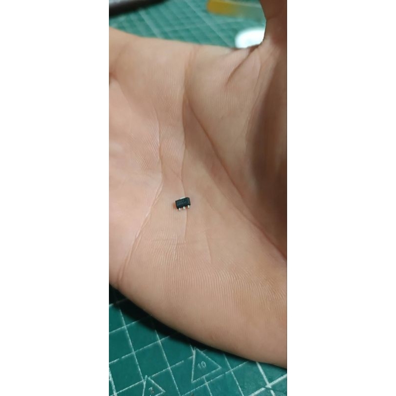 **HT7550-1-1SOT89 **รับไฟขาเข้า36vสูงสุดลดไฟลงเหลือ5v**ชิป IC