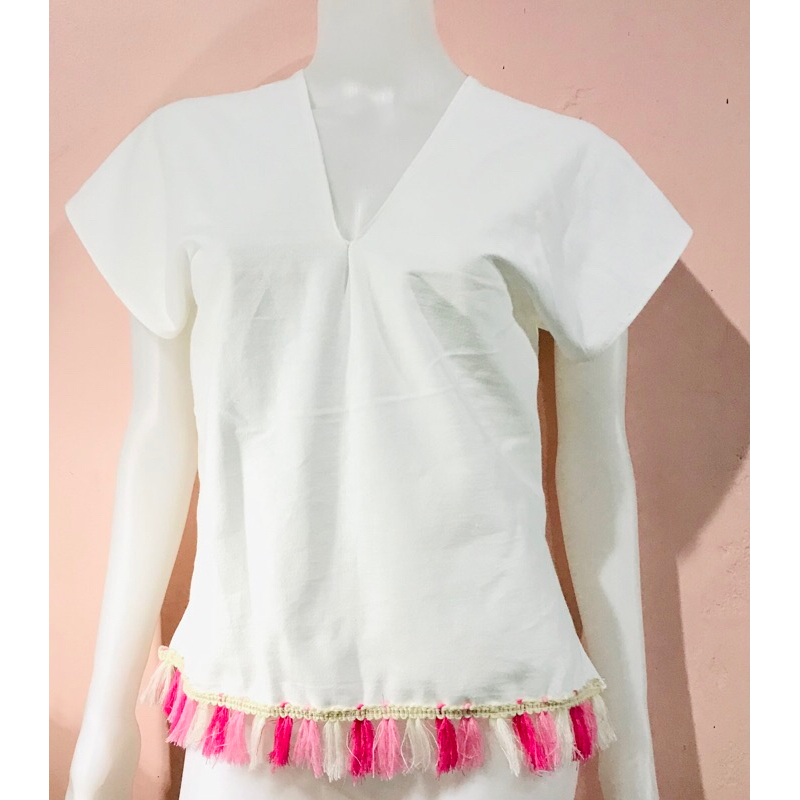 เสื้อหญิงผ้าฝ้ายแต่งพู่