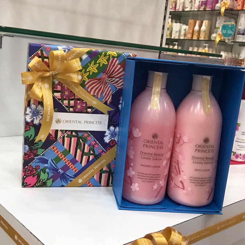2ชิ้น ได้พร้อมกล่อง ติดโบว์ โลขั่น+ครีมอาบน้ำ Oriental Princess Set beauty new year giftเซท เซ็ต ของ