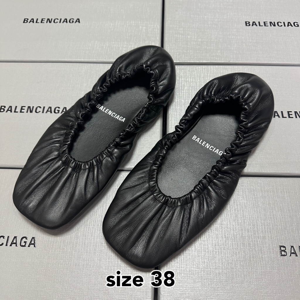 ลดหนักมาก SALE Balenciaga Ballerina size 38 เหมาะสำหรับเท้า 39-39.5 รองเท้าหนัง นุ่มมาก ของแท้ คัชชู บาเลนเซียก้า สีดำ