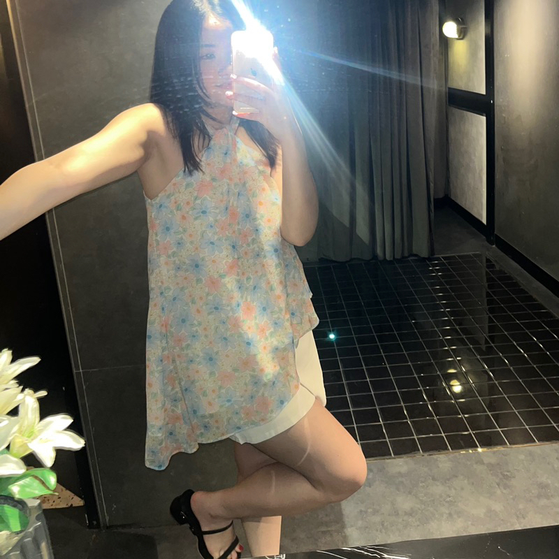 bagel top เสื้อคล้องคอ มือสอง (ร้านGuapa.bkk) มีตัวเดียวนะค้า