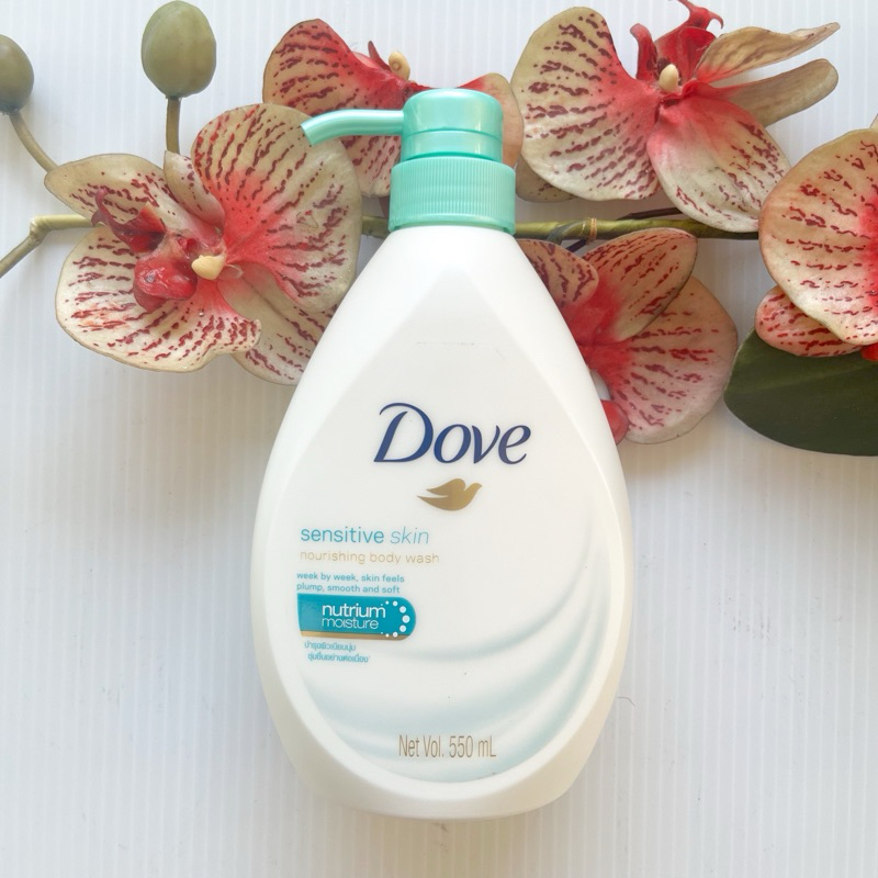 550 ml. วันผลิต 01/25 ครีมอาบน้ำ โดฟ เซ็นซิทีฟ สกิน  Dove Sensitive Skin Nourishing Body Wash สีเขียว