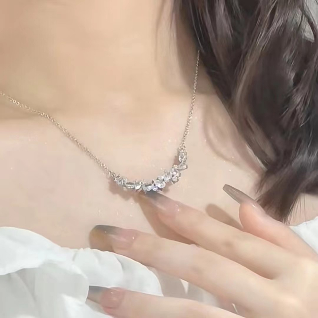 EROS『Wisteria』 สร้อยคอดอกไม้วิสทีเรีย โซ่กระดูกไหปลาร้า มีสไตล์และไม่เหมือนใคร แวววาว ผู้หญิง สร้อยคอเค้นคอ