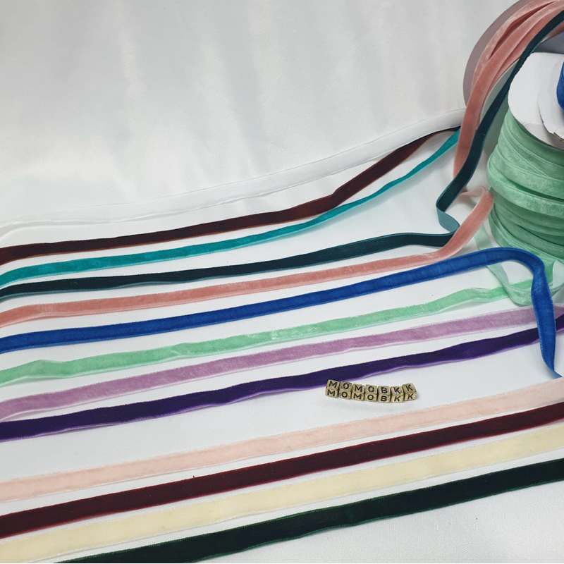 ราคาต่อเมตรเพิ่มได้ 📌โบว์ผูกผมกำมะหยี่ ขนาดกว้าง 1 ซม. มีหลายสี ราคาต่อเมตร