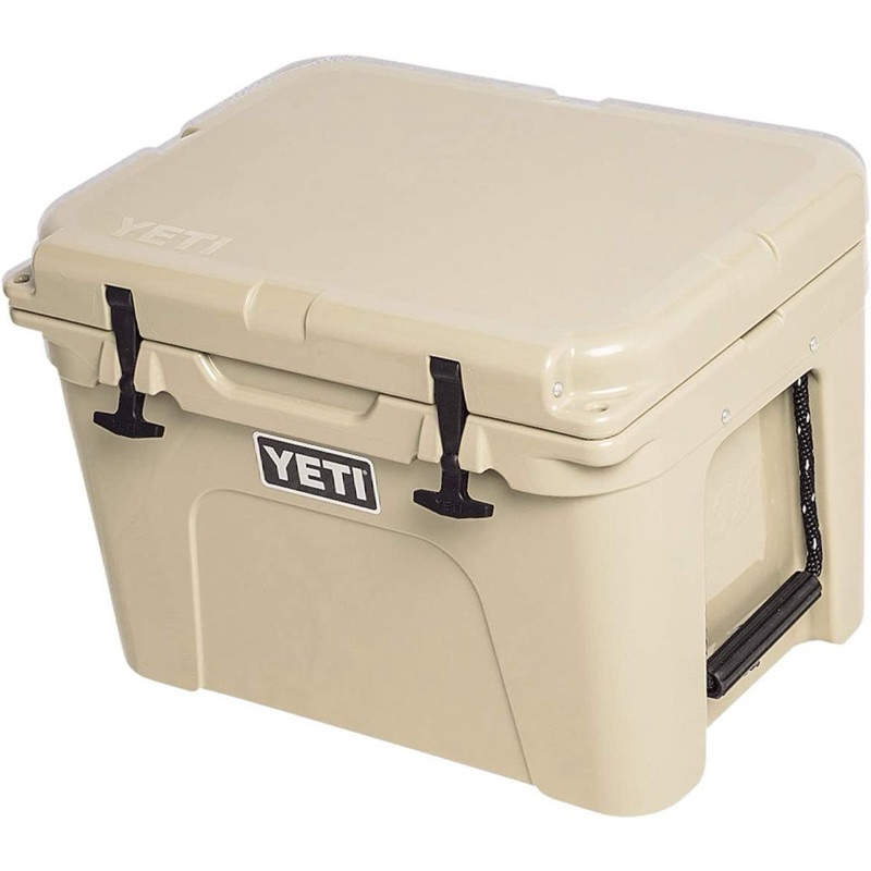 YETI Tundra 35 Cooler USA Desert Tan with Basket ถังน้ำแข็ง YETI used like new