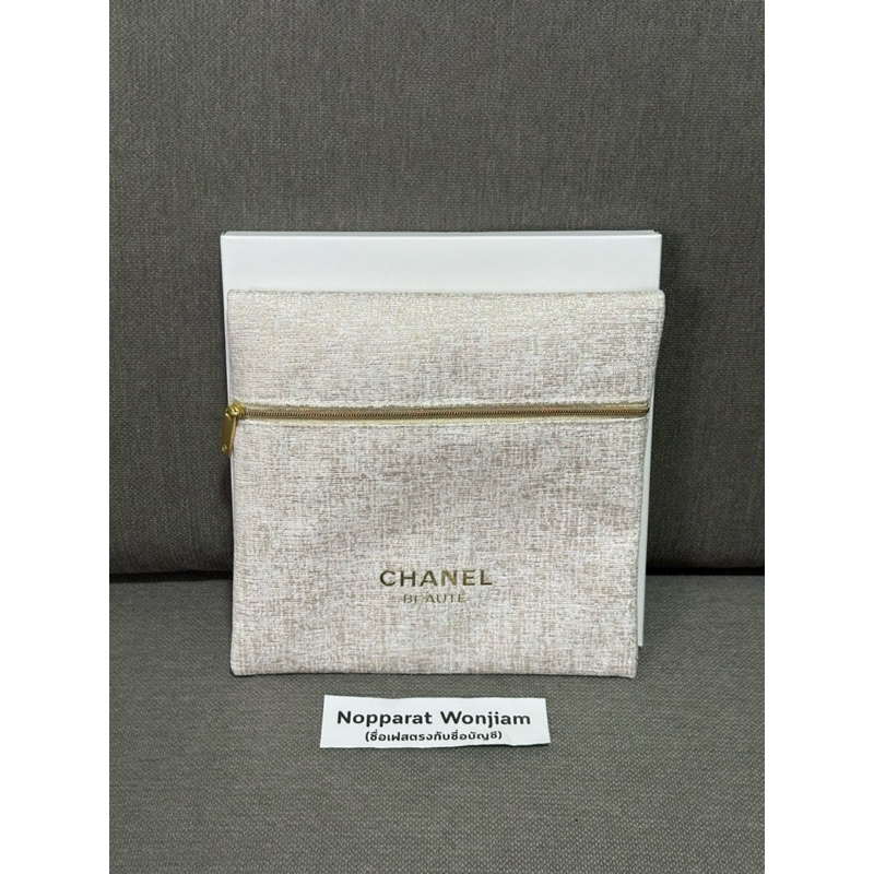 (New/แท้💯) กระเป๋าเครื่องสำอางค์ Chanel จากช็อปไทย/ออสเตรีย สีขาว มีกล่อง Holiday 2023🎄