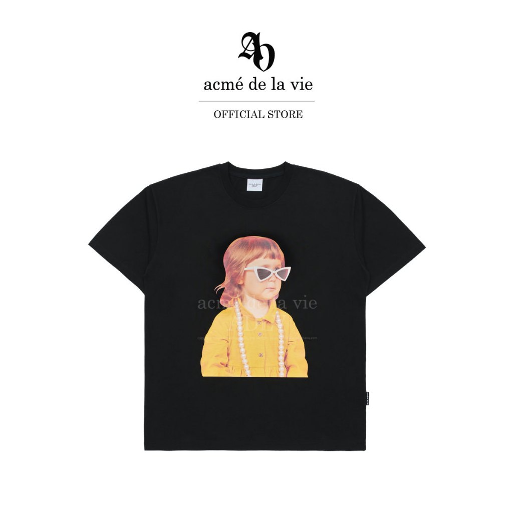 ADLV [acme de la vie] เสื้อยืด Oversize รุ่น Baby Face Yellow Shirt Short Sleeve T-Shirt Black (50031OBFSSU_F3BKXX)