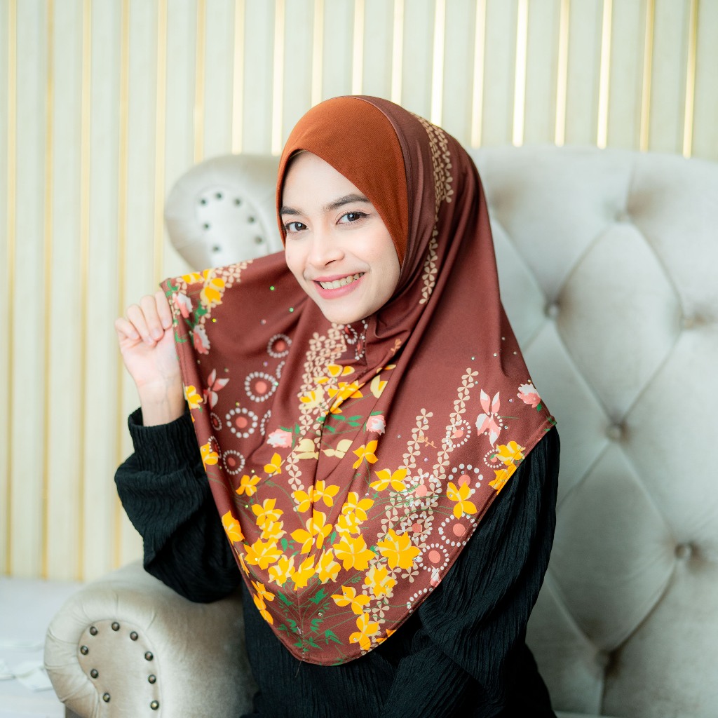 ผ้าคลุมฮิญาบแบบสวมสำเร็จ รุ่น LATEEFAH เหมาะสำหรับใส่รายอออกงานอิสลามหรือรับแขก HL81 วาริสมุสลิม