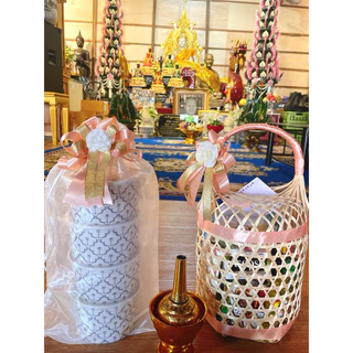 ชุดปิ่นโตถวายพระสงฆ์ ถ้วยกระดาษลายไทย4,5ชั้น ถุงผ้าไหมแก้วสีขาว โบว์ตกแต่ง ปิ่นโตสวยๆไปวัด