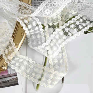ริบบิ้นลูกไม้ (1 หลา)สีขาวoff white