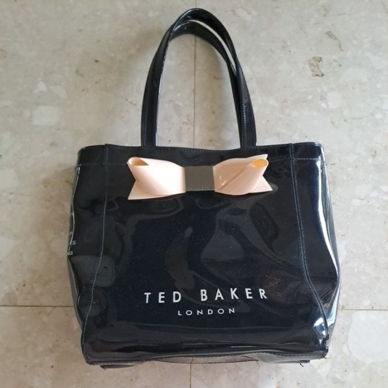 กระเป๋าถือสีดำ TED BAKER LONDON แท้ มือสอง