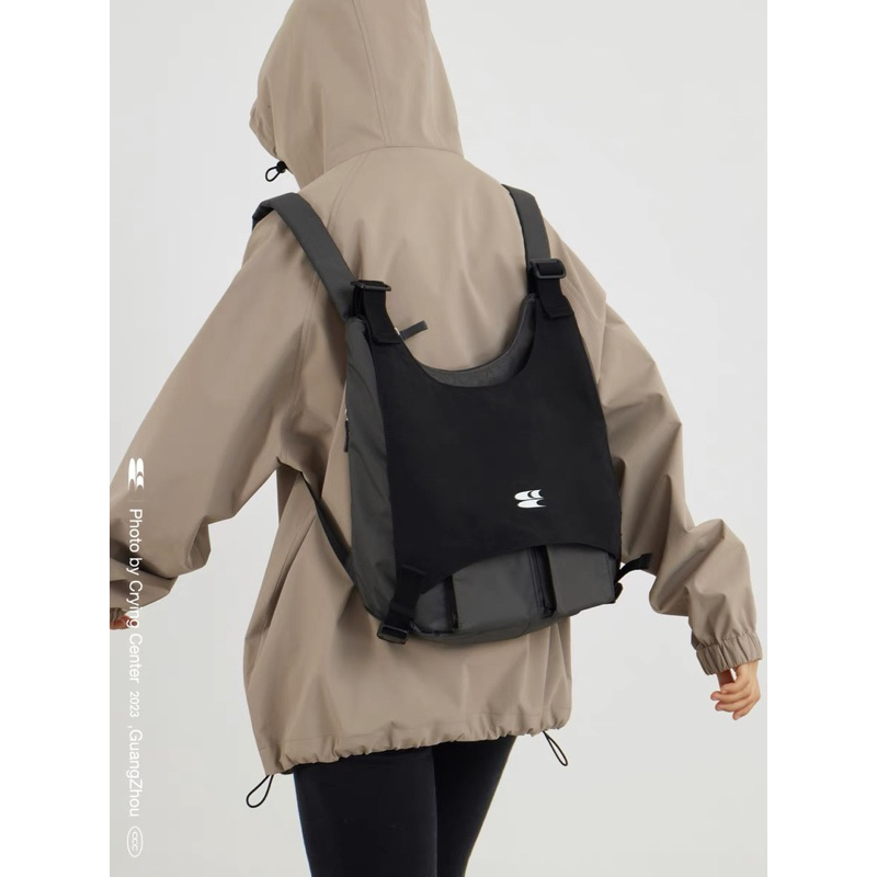 CryingCenter กระเป๋าเป้สะพายหลัง Vest Backpack