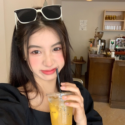 COD-ในไทย แว่นตากันแดด กรอบสี่เหลี่ยมใหญ่ ป้องกันรังสียูวี แฟชั่นเรโทร INSสไตล์เกาหลี คุณภาพสูงสวยงามทนทานผู้ชายและผู้-K